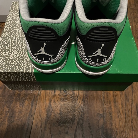 Jordan 3 Pine Green - Picture 4 of 4